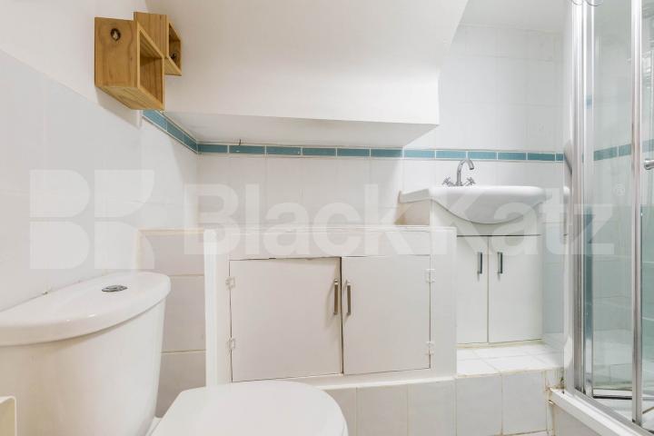 Recently refurbished Studio located on a tree lined street in Highbury Northolme Road, Highbury